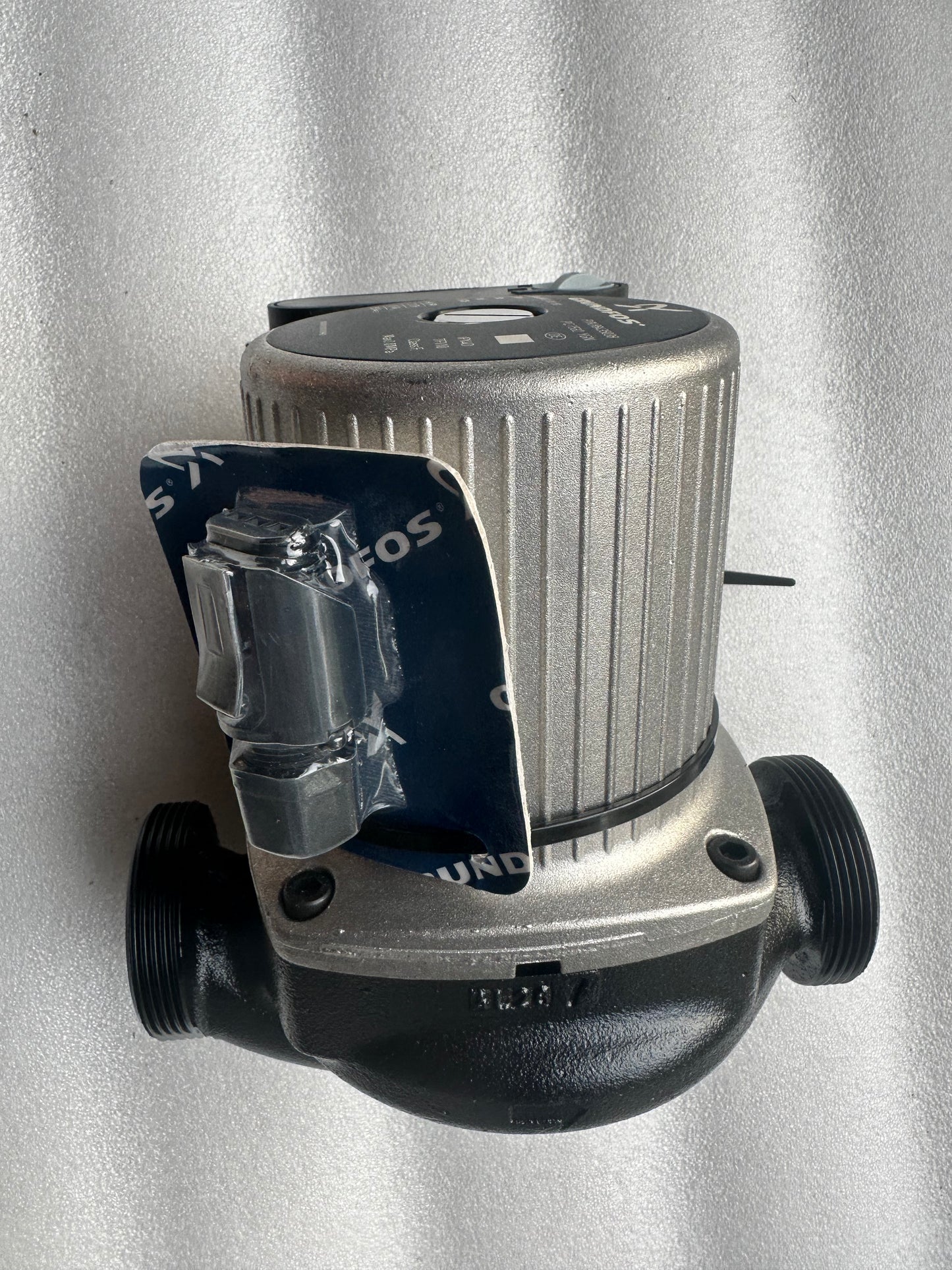 grundfos ups 32-100 180 - circulateur pompe chaudière - réf. 98435038 vue 2