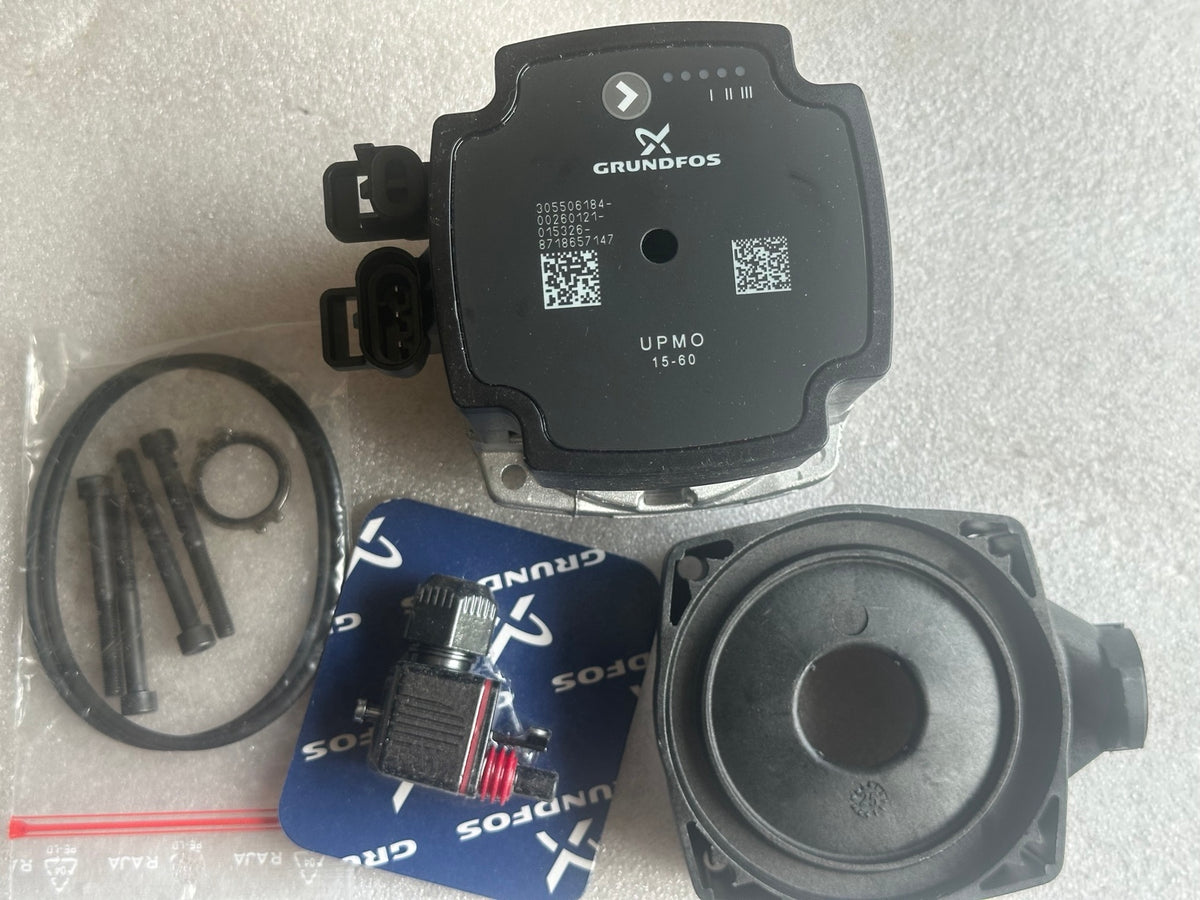 Bosch Elm Leblanc 8716747368 circulateur Grundfos UPMO 15-60 avec connecteur et accessoires