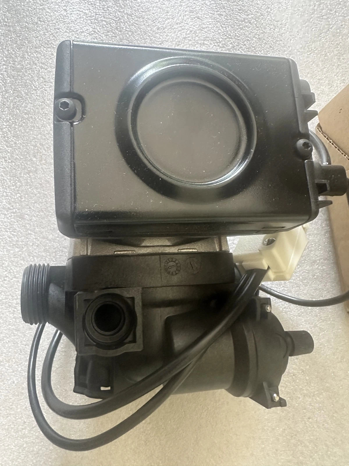 Circulateur Grundfos UPM 15-70 CACAO 3H 230V 50Hz Réf. 300021584